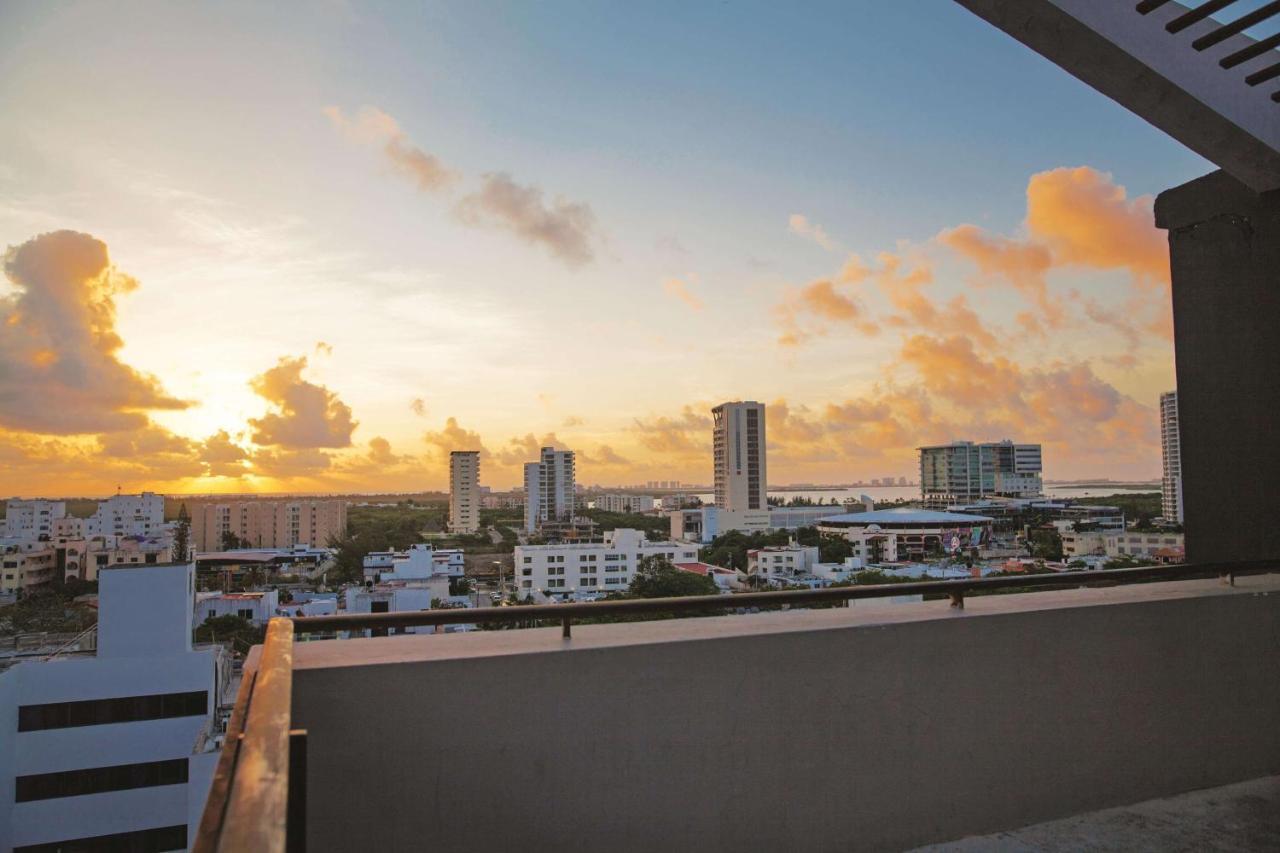 Wyndham Garden Cancun Downtown エクステリア 写真